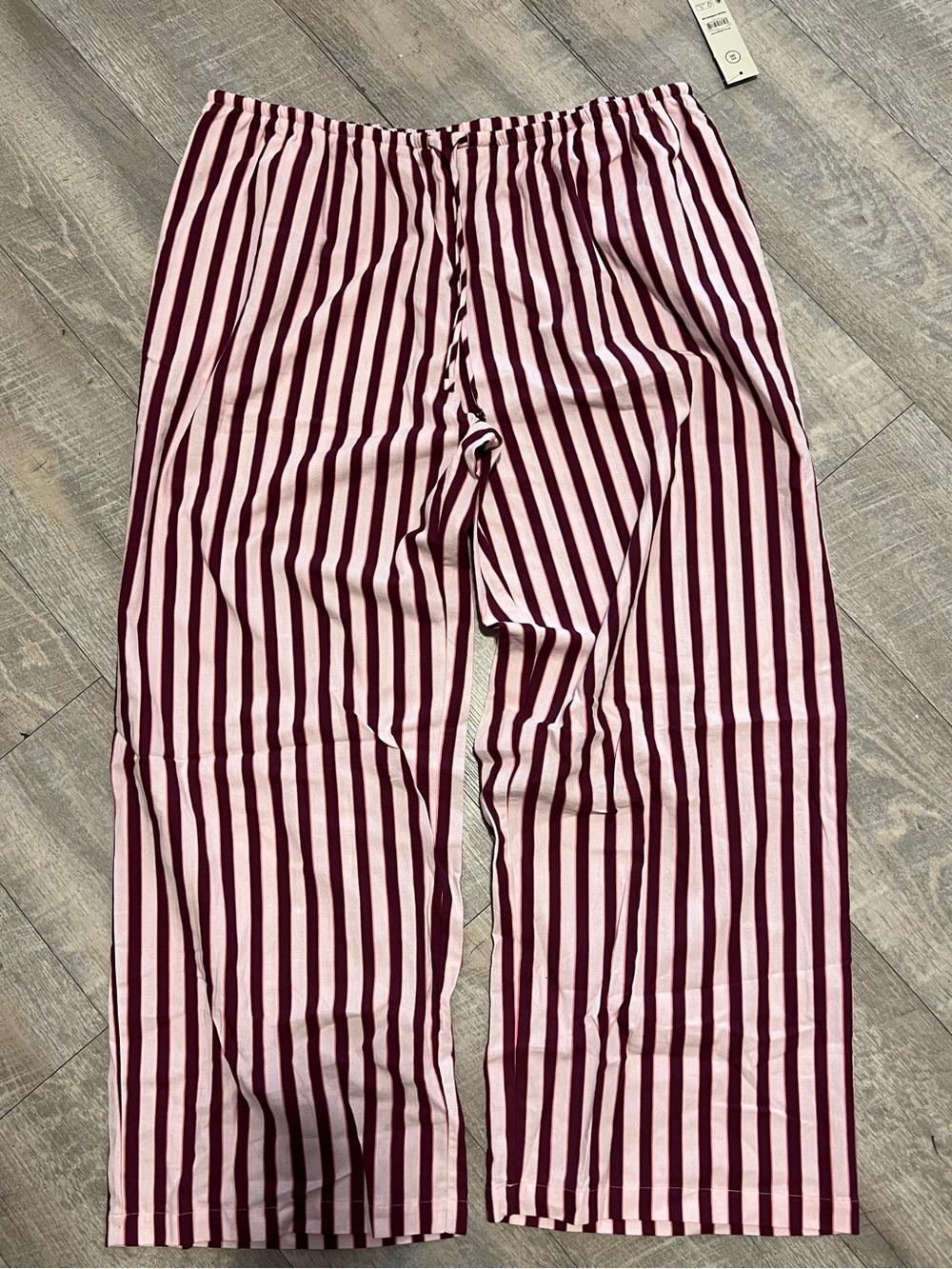 No Boundaries NWT Women’s Pink and Burgundy Stripe Lounge Pants Size XXL